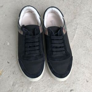 Burberry Sneakers 